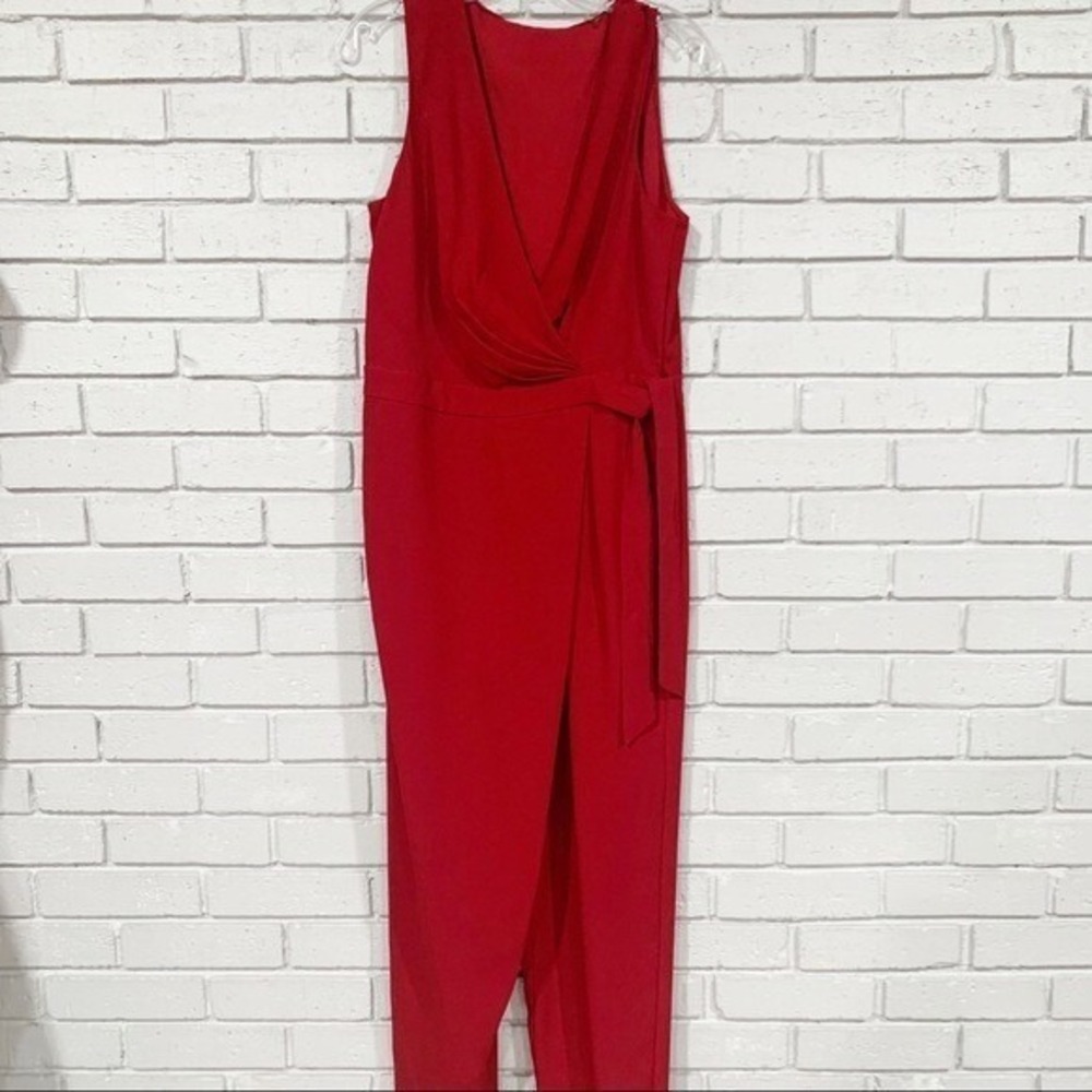 Diane von Furstenberg DVF Red Sleeveless Surplice Wrap Jumpsuit Size 6 Pocket